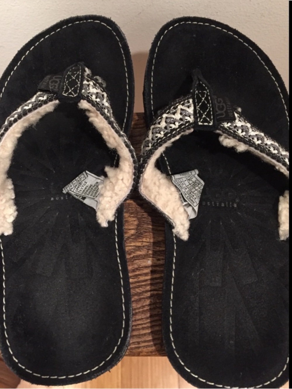 UGG Homoa Sheepskin-lined Thongs 37 - Picture 2 of 7